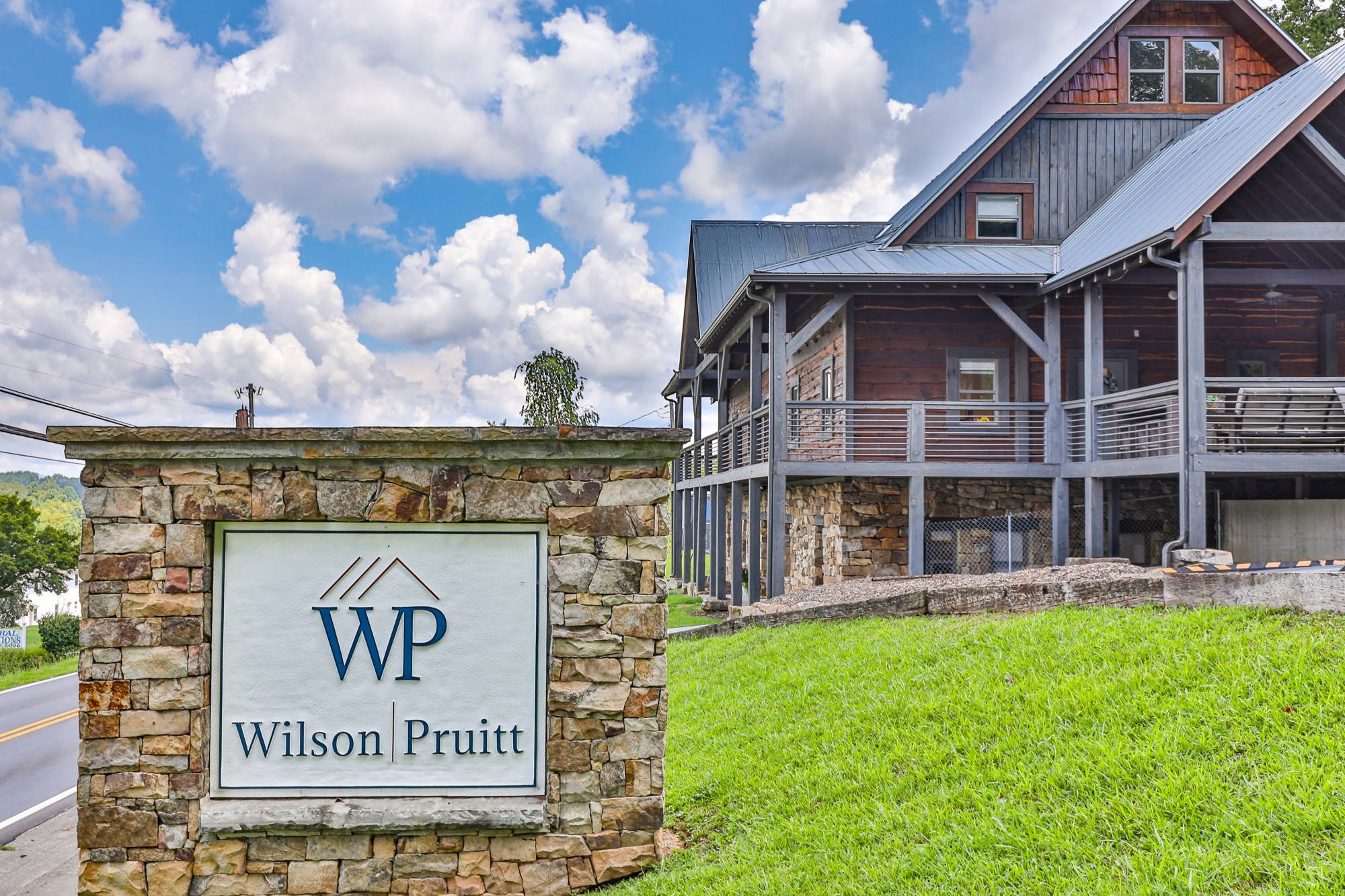 096A9798 Blue Ridge Office Exterior